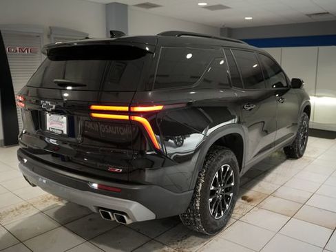 Used 2024 Chevrolet Traverse Z71 image 8