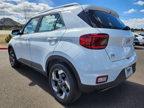 New 2026 Hyundai Venue SEL FWD image 6