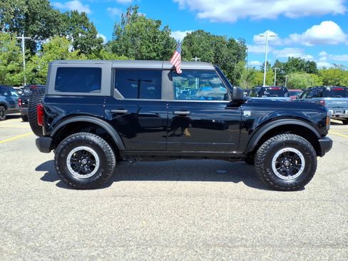 Used 2023 Ford Bronco Big Bend w/ Sasquatch Package AWD/4WD image 9