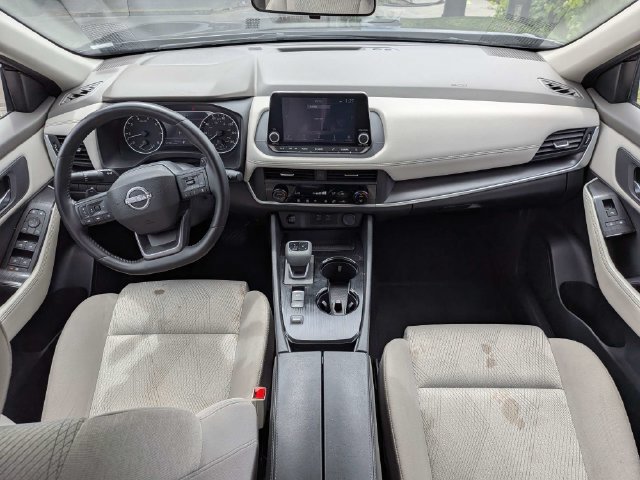 Used 2025 Nissan Rogue SV FWD image 13