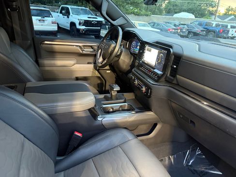 Used 2023 Chevrolet Silverado 1500 ZR2 w/ Technology Package AWD/4WD image 28