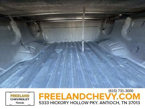 Used 2017 Nissan Titan SV image 15