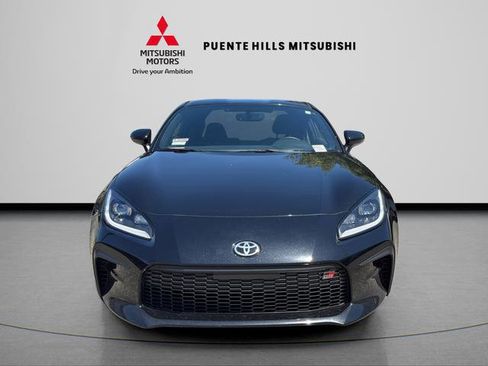 Used 2025 Toyota GR86 w/ ALL Weather Mat Package (TMS) RWD image 2