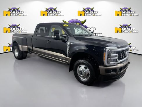Used 2023 Ford F350 King Ranch w/ FX4 Off-Road Package image 3