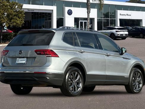 Used 2023 Volkswagen Tiguan SE FWD image 4