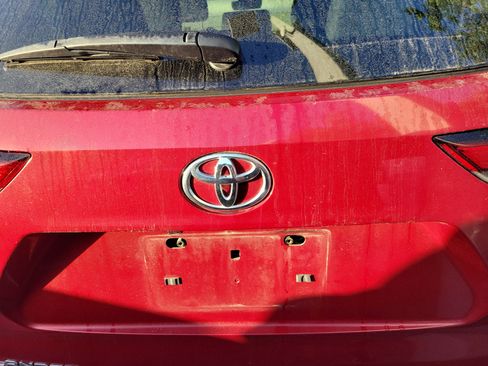 Used 2023 Toyota Highlander XLE image 17