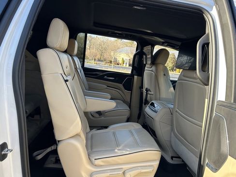 Used 2024 Cadillac Escalade ESV Premium Luxury image 48