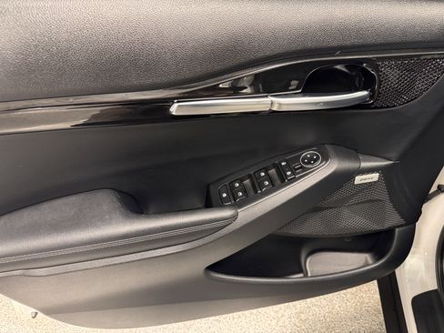 Certified 2023 Kia Seltos SX w/ SX Sunroof Package image 22