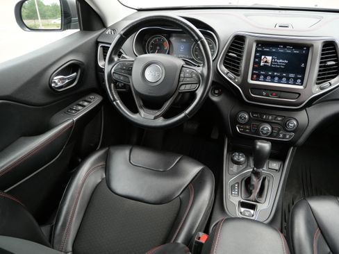 Used 2020 Jeep Cherokee Trailhawk w/ Cold Weather Group AWD/4WD image 9