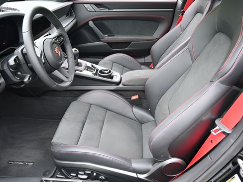 Certified 2026 Porsche 911 GT3 RWD image 5
