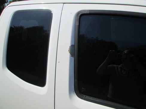 Used 2017 Nissan Frontier SV image 17