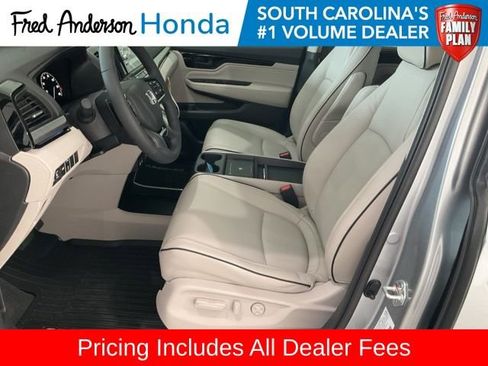 New 2026 Honda Odyssey Touring image 4