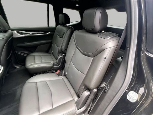 Used 2025 Cadillac XT6 Premium Luxury w/ Technology Package FWD image 19