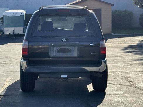 Used 2000 Toyota 4Runner SR5 RWD image 6