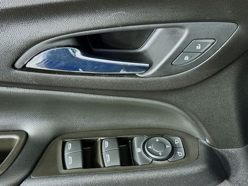 Used 2020 Chevrolet Equinox LT w/ Sport Edition FWD image 22