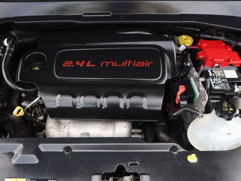 Used 2019 Jeep Compass Latitude FWD image 14