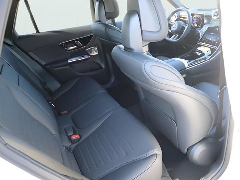 Used 2026 Mercedes-Benz GLC 300 4MATIC image 19