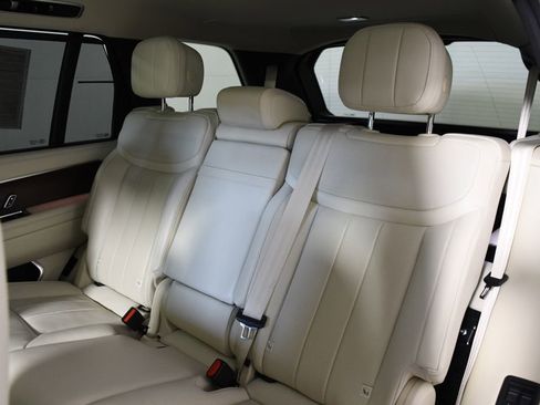 Used 2025 Land Rover Range Rover Long Wheelbase SE image 27