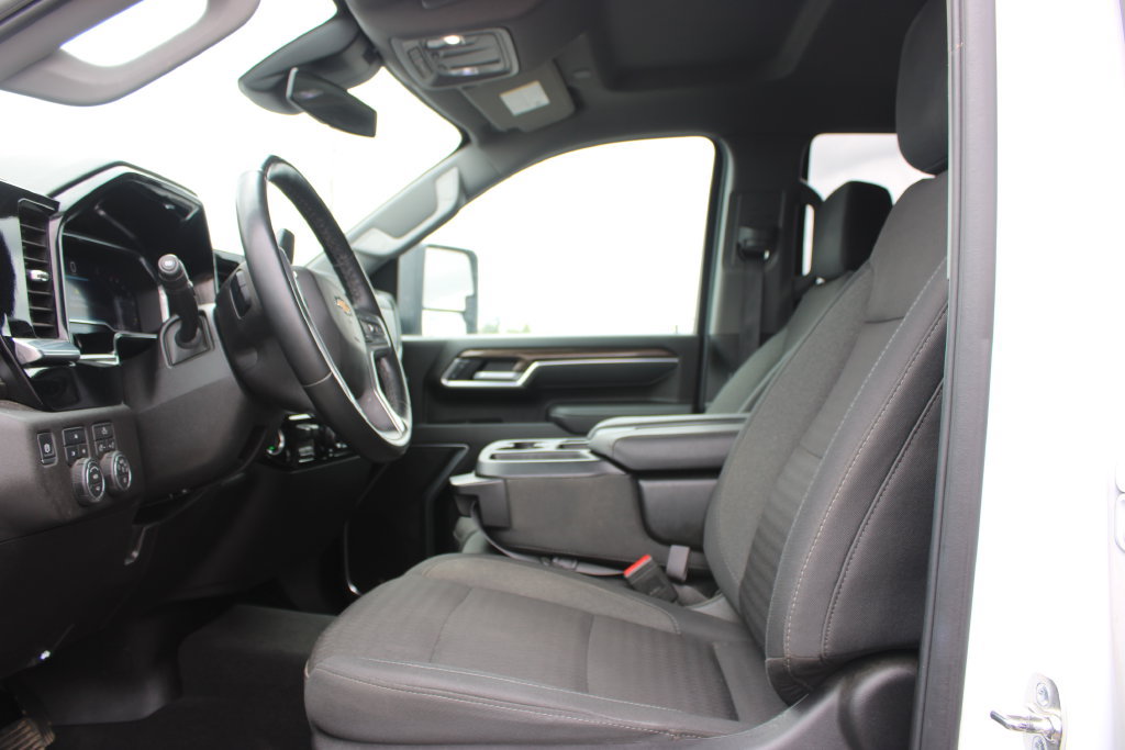 Used 2025 Chevrolet Silverado 2500 LT w/ Convenience Package AWD/4WD image 17