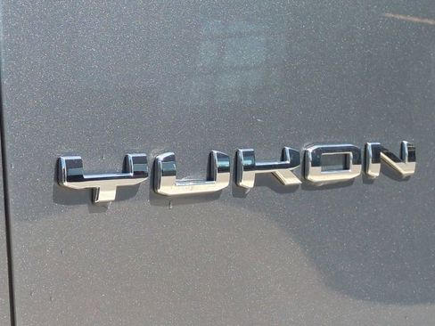 Used 2022 GMC Yukon SLT image 12