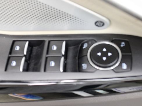 Used 2023 Ford Explorer Platinum w/ Premium Technology Package RWD image 19