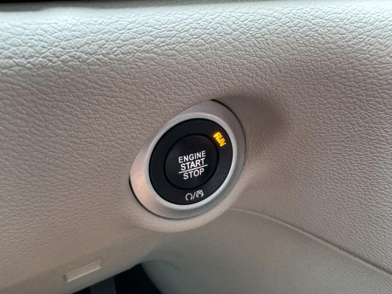 Used 2019 Chrysler Pacifica Touring-L FWD image 22