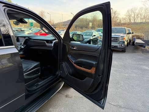 Used 2018 Chevrolet Tahoe Premier image 16