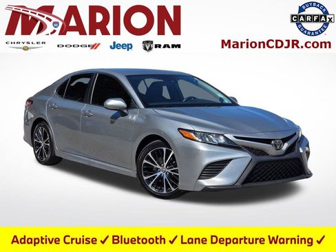Used 2019 Toyota Camry SE FWD image 1