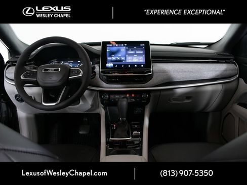 Used 2023 Jeep Compass Latitude w/ Convenience Group AWD/4WD image 16