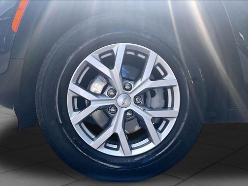 Used 2022 Jeep Grand Cherokee Limited RWD image 11