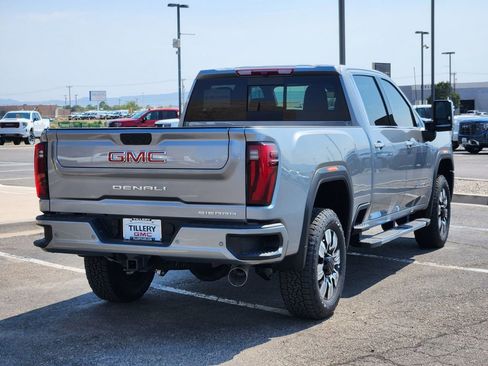 New 2025 GMC Sierra 2500 Denali image 10
