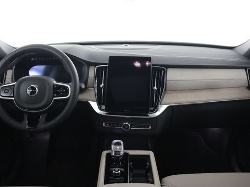 Certified 2026 Volvo XC90 B6 Plus w/ Protection Package Premier AWD/4WD image 7