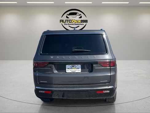 Used 2022 Jeep Wagoneer Series II AWD/4WD image 6