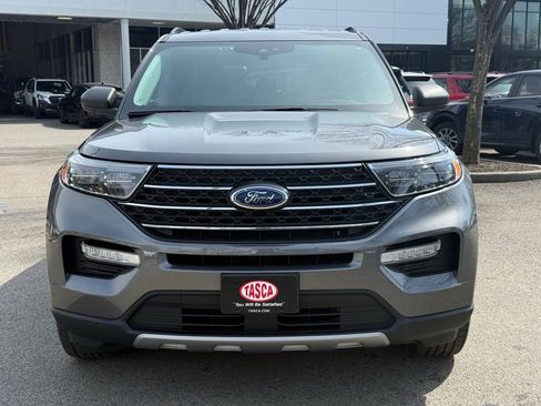 Used 2022 Ford Explorer XLT w/ Equipment Group 202A AWD/4WD image 3