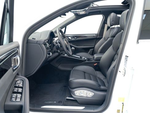 New 2026 Porsche Macan S image 18