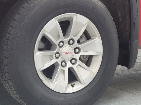 Used 2019 GMC Sierra 1500 SLE w/ SLE Value Package image 31