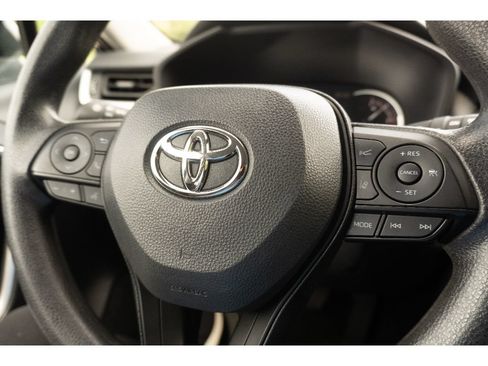 Used 2025 Toyota RAV4 XLE AWD/4WD image 28