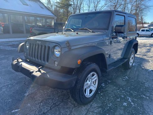 Used 2015 Jeep Wrangler Sport image 3