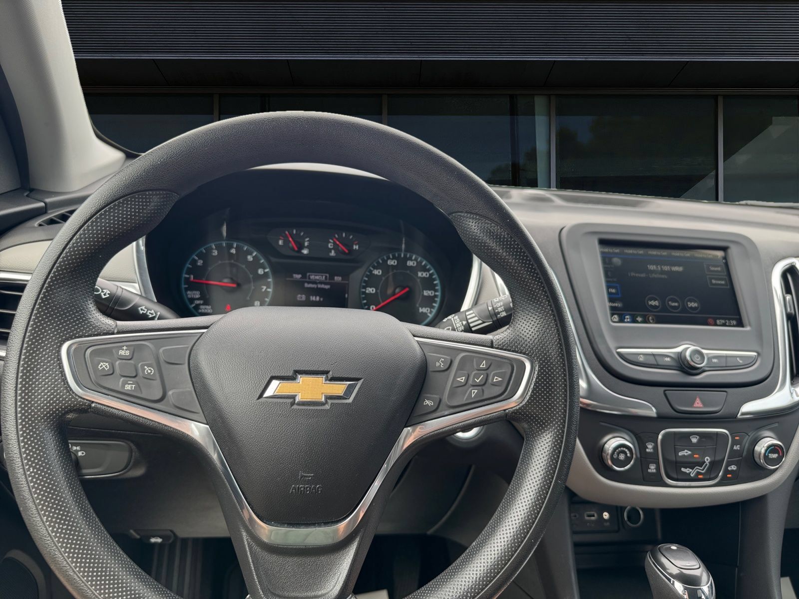 Used 2019 Chevrolet Equinox LS FWD image 3