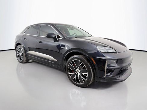 Certified 2025 Porsche Macan Turbo Electric AWD/4WD image 9