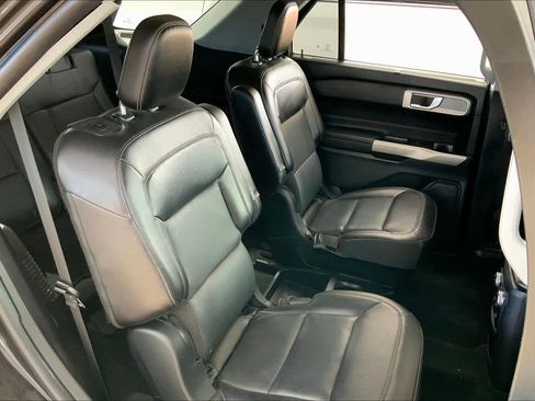 Used 2021 Ford Explorer Limited w/ Equipment Group 301A image 19