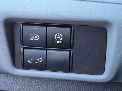 Used 2024 Toyota Highlander LE FWD image 14