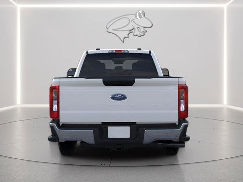 New 2025 Ford F250 XL w/ XL Chrome Package RWD image 15