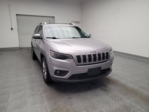 Used 2019 Jeep Cherokee Latitude Plus w/ Comfort/Convenience Group FWD image 14