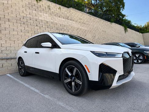 Certified 2023 BMW iX xDrive50 w/ Sport Package AWD/4WD image 3