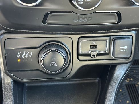 Used 2019 Jeep Renegade Sport w/ Sport Appearance Group image 25