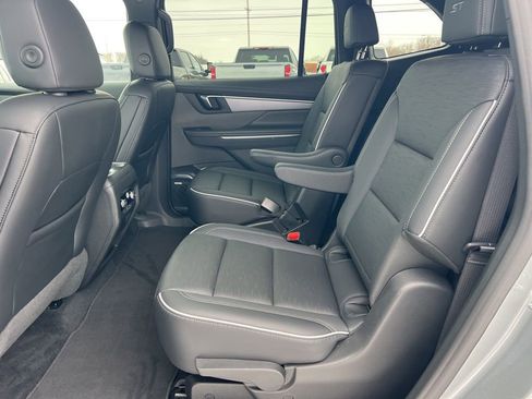 Used 2025 Buick Enclave Sport Touring image 39