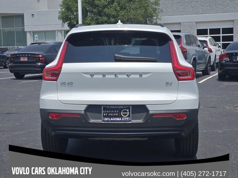 Certified 2023 Volvo XC40 B4 Plus w/ Driver Assist Package FWD image 6