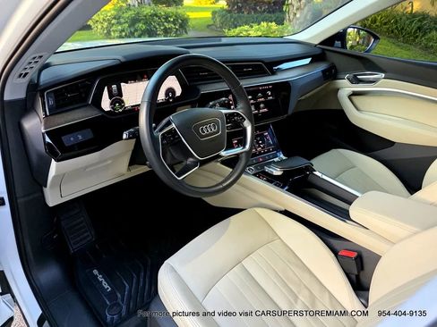 Used 2021 Audi e-tron Premium w/ Convenience Plus Package image 3