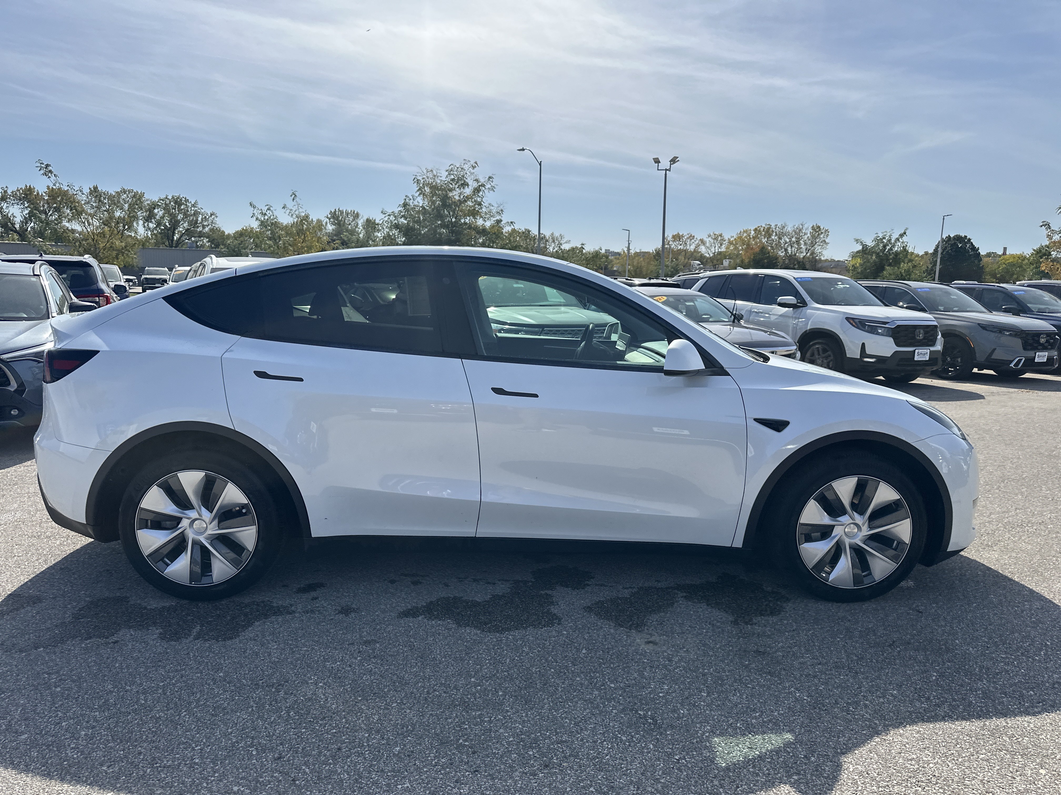 Used 2023 Tesla Model Y Long Range AWD/4WD image 3